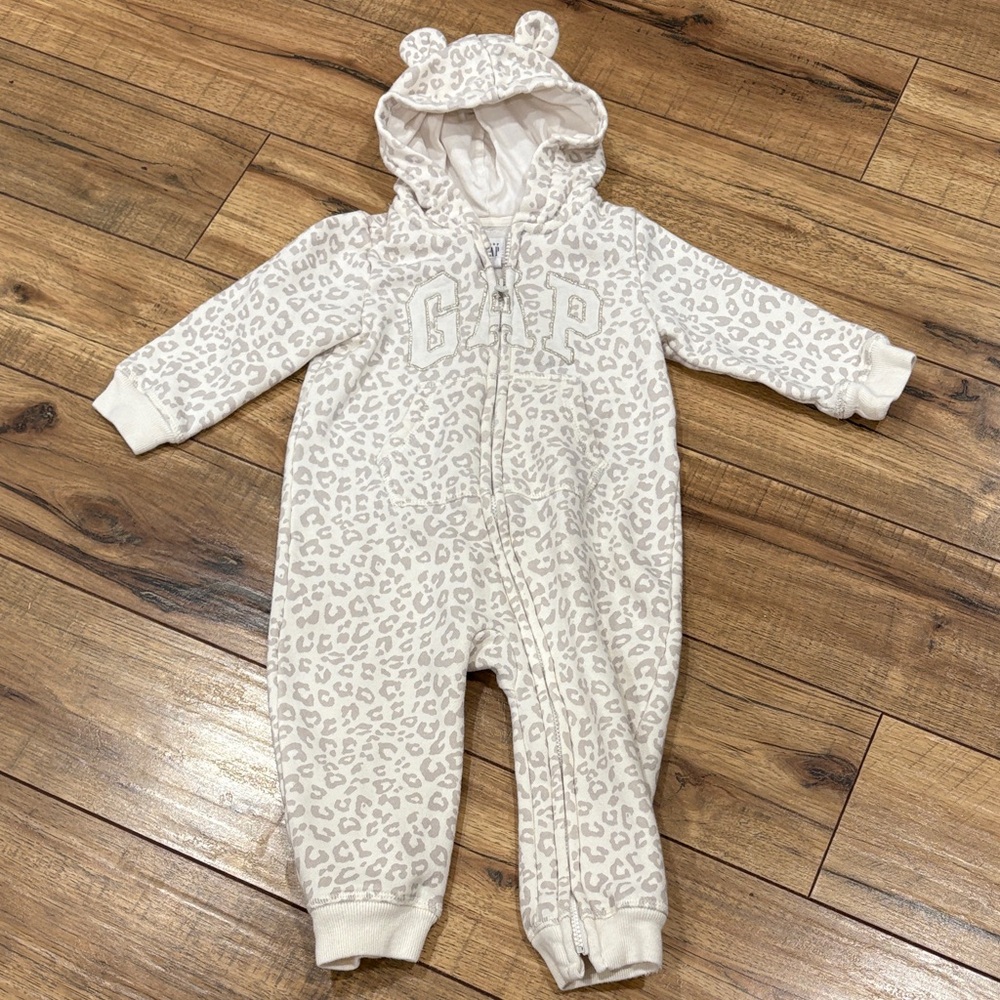 Baby Gap Cream Leopard Print Footie